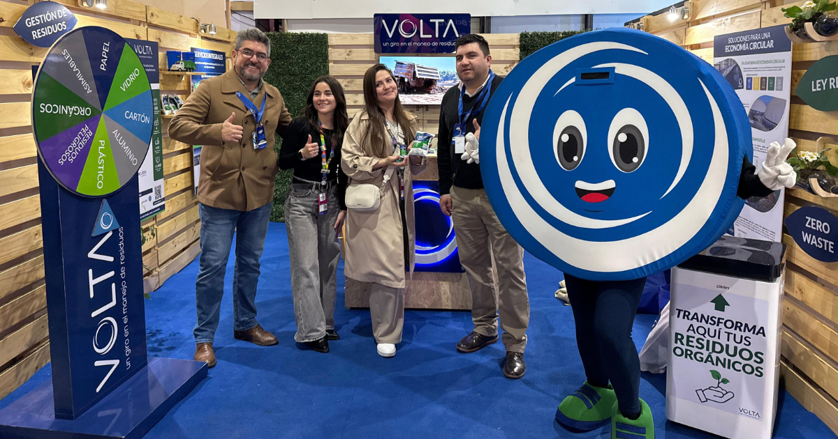 Entrega de productos RilsaGrow y Sustrato Orgánico en Holiday Meeting Walmart Chile