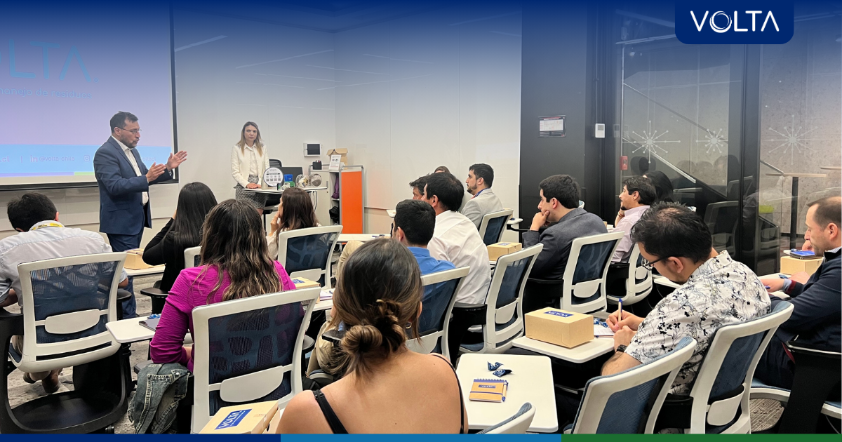 Clientes de VOLTA como Arcos Dorados y Chilexpress participando en la Jornada Camino al Zero Waste y compartiendo experiencias sobre valorización de residuos.