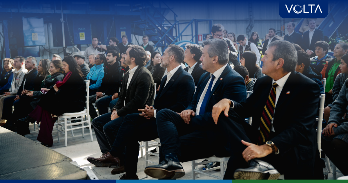Autoridades y ejecutivos durante la inauguración de la primera planta de segregación del sur de Chile