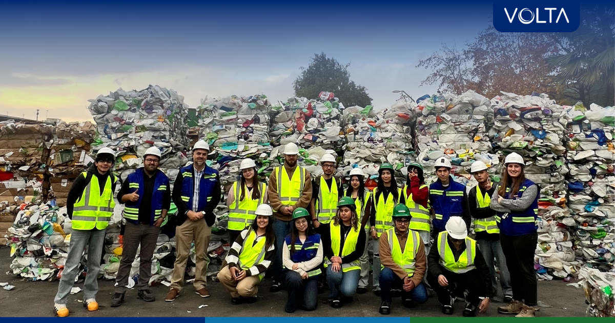Estudiantes de Ingeniería Ambiental UBO visitan la Plataforma de Economía Circular de VOLTA